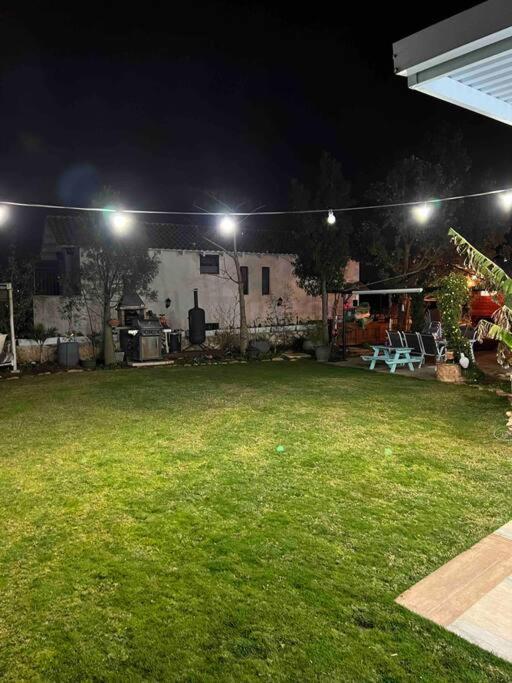 Nurit אחוזת היניבים Yaniv Estateヴィラ エクステリア 写真